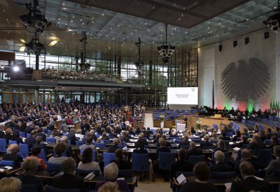 Ministerpräsident Armin Laschet verleiht den Staatspreis 2019 an Prof. Klaus Töpfer