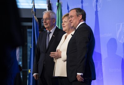 Ministerpräsident Armin Laschet verleiht den Staatspreis 2019 an Prof. Klaus Töpfer