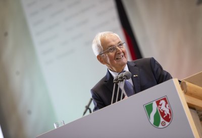 Ministerpräsident Armin Laschet verleiht den Staatspreis 2019 an Prof. Klaus Töpfer