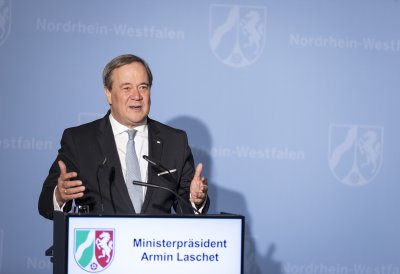 Ministerpräsident Armin Laschet verleiht die Rettungsmedaille des Landes Nordrhein-Westfalen an 20 Bürgerinnen und Bürger