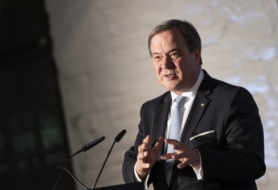 Ministerpräsident Armin Laschet verleiht die Rettungsmedaille des Landes Nordrhein-Westfalen an 20 Bürgerinnen und Bürger