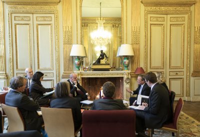 Ministerpräsident Laschet gedenkt der Opfer des Holocaust bei zentraler Feier in Paris