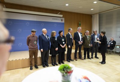 Sieger des Foto-Wettbewerbs zum Beneluxjahr ausgezeichnet: „Europa heute – Kinder statt Krieg“ gewinnt