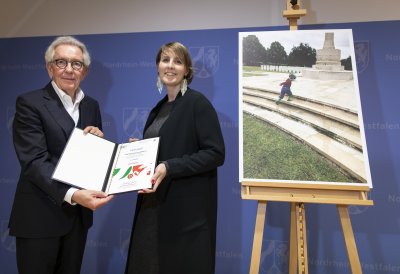 Sieger des Foto-Wettbewerbs zum Beneluxjahr ausgezeichnet: „Europa heute – Kinder statt Krieg“ gewinnt