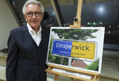 Sieger des Foto-Wettbewerbs zum Beneluxjahr ausgezeichnet: „Europa heute – Kinder statt Krieg“ gewinnt