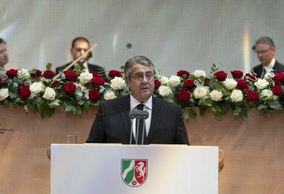 Staatsakt für Wolfgang Clement