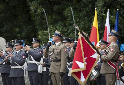 Gedenkfeierlichkeiten am Friedhof für die Aufständischen in Warschau