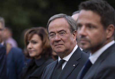 Gedenkfeierlichkeiten am Friedhof für die Aufständischen in Warschau