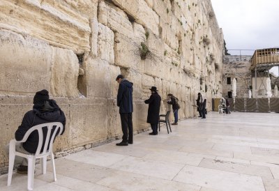 Ministerpräsident Hendrik Wüst besucht die Klagemauer in Jerusalem