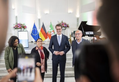 Ministerpräsident Wüst verleiht den Verdienstorden des Landes Nordrhein-Westfalen an fünf Bürgerinnen und Bürger