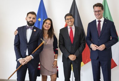 Ministerpräsident Hendrik Wüst verabschiedet den Generalkonsul der Republik Polen und Doyen des Konsularischen Korps NRW, Jakub Wawrzyniak