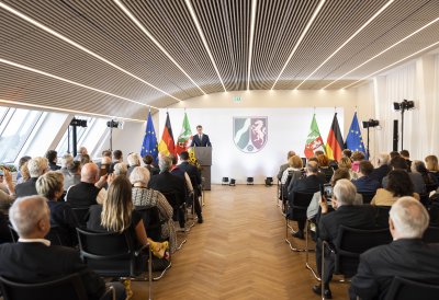 Ministerpräsident Hendrik Wüst empfängt Vertriebenenverbände zum „Tag der Heimat“