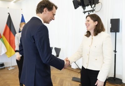 Ministerpräsident Hendrik Wüst verleiht den Verdienstorden des Landes Nordrhein-Westfalen an 16 Bürgerinnen und Bürger