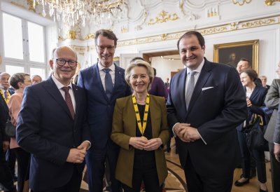 Gruppenfoto mit Ursula von der Leyen