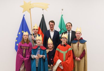 Ministerpräsident Hendrik Wüst empfängt Sternsinger zum traditionellen Dreikönigssingen