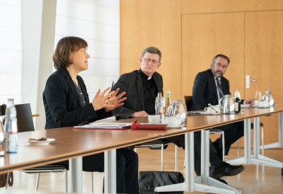 Landesregierung berät mit Religionsgemeinschaften über Vorschläge und Konzepte für Gottesdienste in Corona-Zeiten