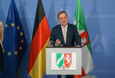 Ministerpräsident Armin Laschet stellt Nordrhein-Westfalen-Plan vor