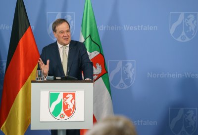 Ministerpräsident Armin Laschet stellt Nordrhein-Westfalen-Plan vor