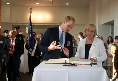 Verleihung des Fahnenbandes des Landes Nordrhein-Westfalen an die 20th Armoured Infantry Brigade