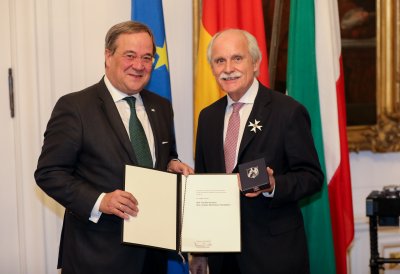 Ministerpräsident Laschet zeichnet Dr. Jürgen Linden und Carl Meulenbergh mit dem Landesverdienstorden aus