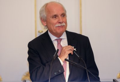 Ministerpräsident Laschet zeichnet Dr. Jürgen Linden und Carl Meulenbergh mit dem Landesverdienstorden aus