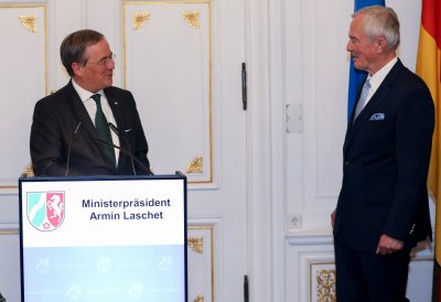 Ministerpräsident Laschet zeichnet Dr. Jürgen Linden und Carl Meulenbergh mit dem Landesverdienstorden aus