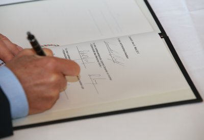 Fünfter Änderungsvertrag unterschrieben – Landesregierung und jüdische Gemeinden bekräftigen ihre Partnerschaft 