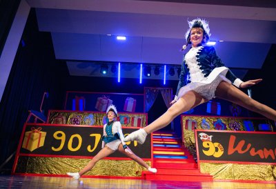 Ministerpräsident Hendrik Wüst verleiht den Karnevalsorden der Landesregierung an Kindertollitäten aus Nordrhein-Westfalen