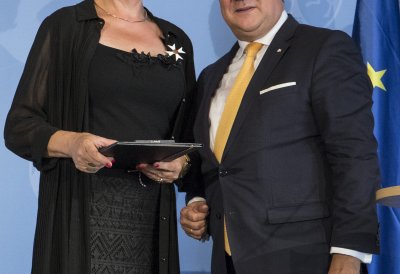 Verdienstorden des Landes Nordrhein-Westfalen an Monika Zimmermann