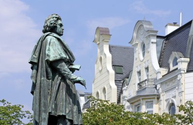 Das Bild zeigt das Beethoven-Denkmal in Bonn