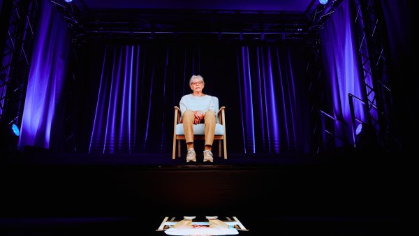 Ministerpräsident Wüst empfängt israelischen Botschafter – Gemeinsamer Besuch des Projekts HOLO-VOICES in Essen