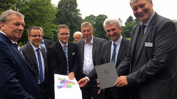 Land fördert mit 13,2 Millionen Euro den Breitbandausbau mit innovativen Verlegemethoden in Nümbrecht