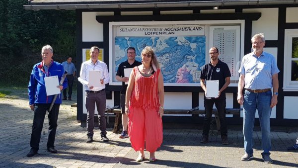 Programm „Moderne Sportstätte 2022“ - Staatssekretärin Milz überreicht Förderentscheidungen an fünf Vereine aus dem Hochsauerlandkreis