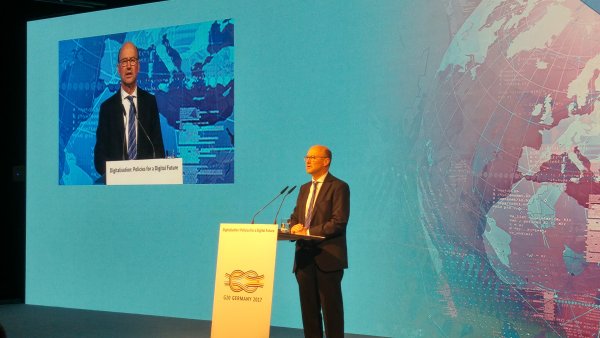 Europaminister Lersch-Mense bei der Eröffnung der Eröffnung der Multi-Stakeholder-Konferenz
