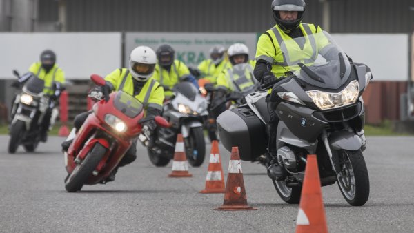 2017-04-03 Motorradsicherheitstraining MIK Minister Ralf Jäger