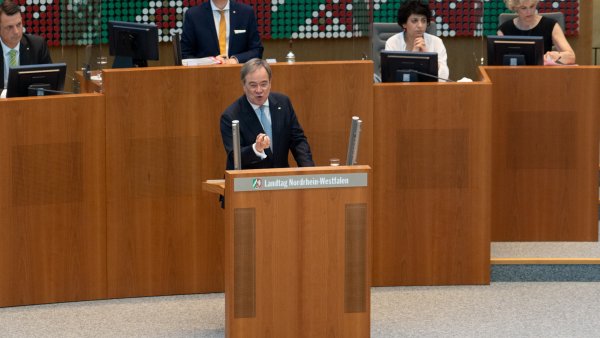 8,9 Milliarden Euro für Schulen, Kommunen, Krankenhäuser und Solo-Selbständige