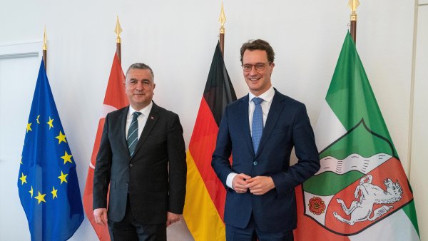 Ministerpräsident Wüst empfängt den Botschafter der Republik Türkei 