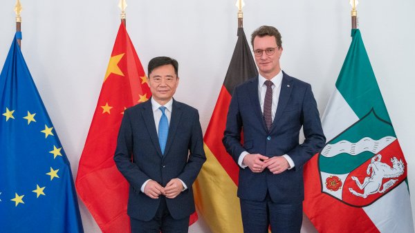 Ministerpräsident Wüst empfängt den Botschafter der Volksrepublik China Ken Wu