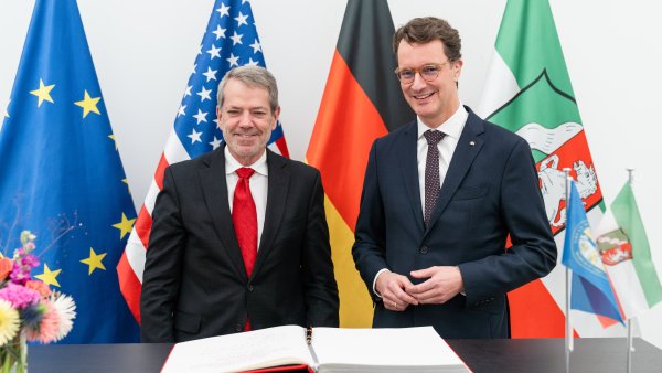 Ministerpräsident Wüst empfängt Gouverneur von Nebraska Jim Pillen 