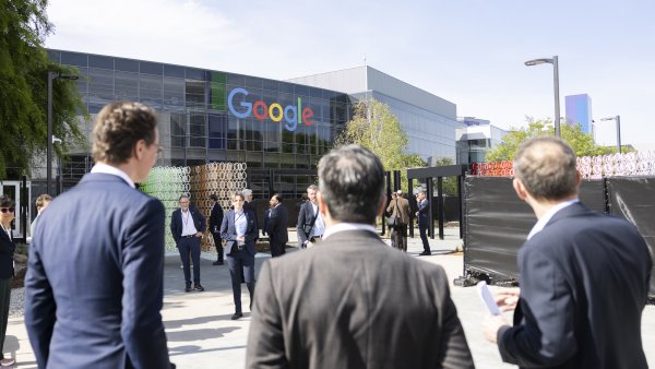 Ministerpräsident Wüst besucht Google im Silicon Valley