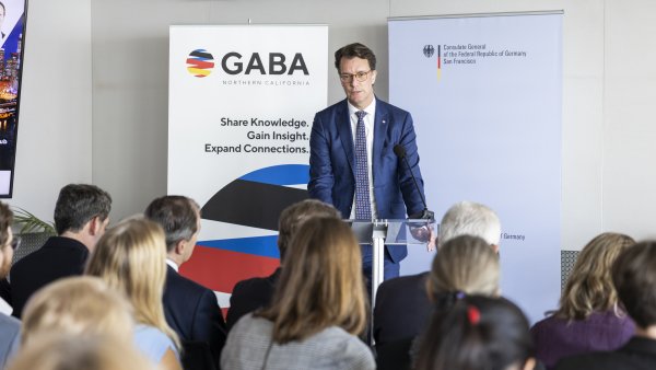 Ministerpräsident Wüst wirbt in den USA für den Justiz-Standort Nordrhein-Westfalen