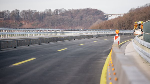 Vorzeitige Wiedereröffnung der A45-Talbrücke Rahmede setzt bundesweites Signal