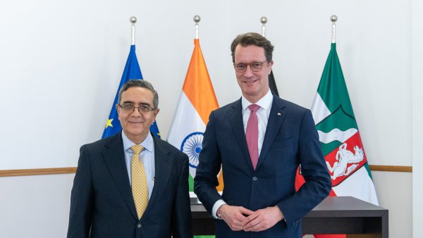 Ministerpräsident Hendrik Wüst empfängt den Botschafter der Republik Indien zum Antrittsbesuch