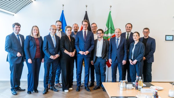 Landesregierung überträgt Tarifergebnis auf Beamte, Richter sowie Versorgungsempfänger