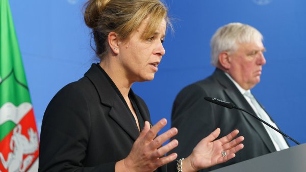 Ministerin Neubaur während ihrer Rede