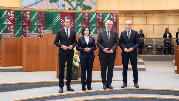 Fünf Jahre nach der Hochwasserkatastrophe: Gemeinsames Gedenken von Landtag und Landesregierung im Beisein von Bundespräsident Steinmeier 