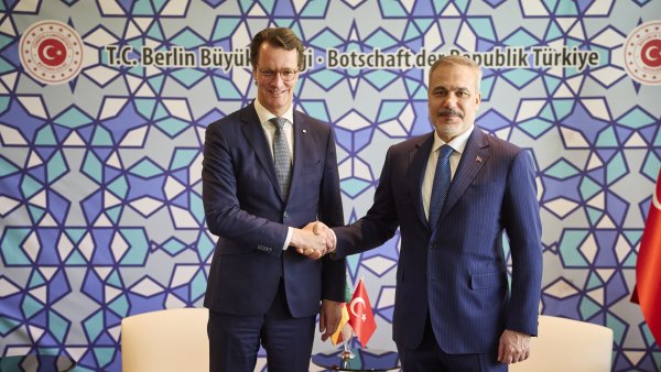 Ministerpräsident Wüst trifft den türkischen Außenminister Hakan Fidan