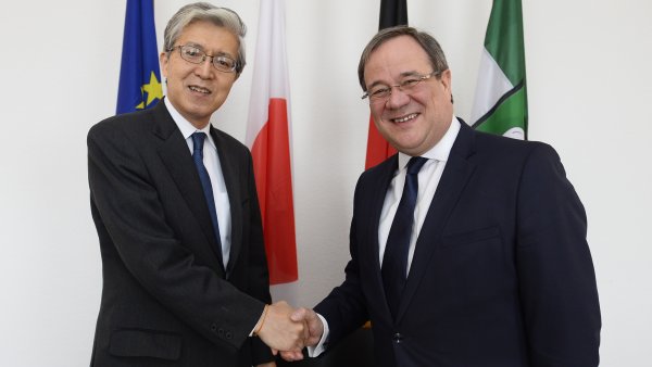 Ministerpräsident Laschet empfängt den Botschafter von Japan, Takeshi Yagi