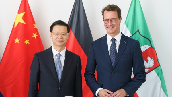 Ministerpräsident Hendrik Wüst trifft den Gouverneur der chinesischen Partnerprovinz Jiangsu