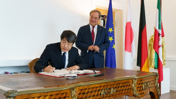 Ministerpräsident Armin Laschet empfängt den Generalkonsul von Japan in Nordrhein-Westfalen